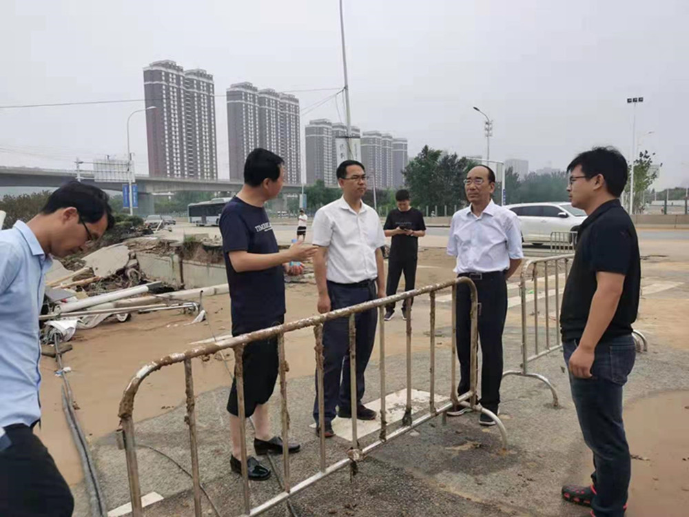 乐鱼官方端网站登录入口-乐鱼(中国)
党委书记、董事长、总经理秦广远赴市政项目检查指导灾后恢复重建工作